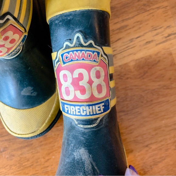 Joe Fresh • Rubber Boots - Picture 3 of 4